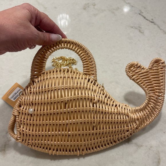 Handbags - WHALE WATCHING WHICKER HANDBAG!! Pearl eye! Chain strap!! Adorable